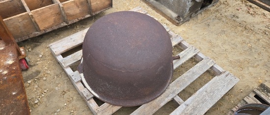 CAST IRON POT