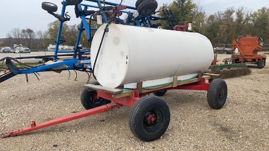 1000 gallon fuel tank on running gear, slip
