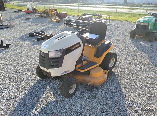 Cub Cadet LTX 1050 lawn tractor, p3113