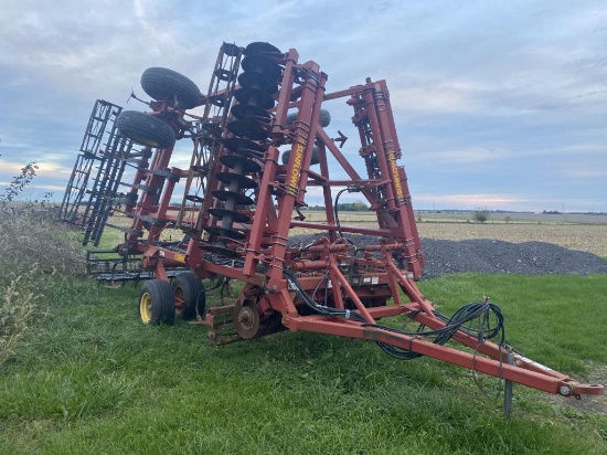 Sunflower 23’ 6332-23 soil finisher,
