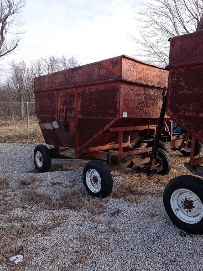 Gravity wagon w/ Oliver running gear