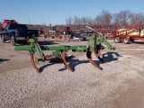 JD 900 V ripper, mounted