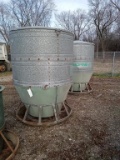Osborn 100 bu. Feeders