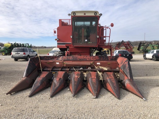IH 1440 Combine, runs and operates, used to