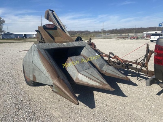 New Idea 2 row 30" Corn Picker *