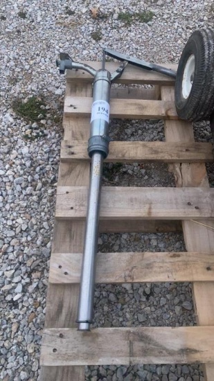 Hand pump