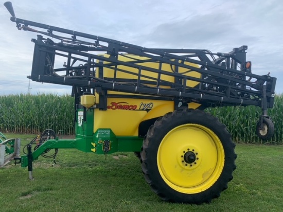 Demco 1,000 Gallon Pull Behind Sprayer,
