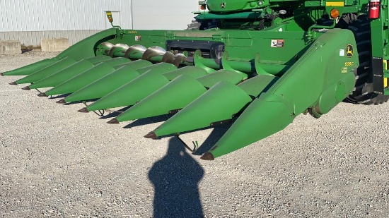 JD 608C Corn-head, 8-30" recently rebuilt,