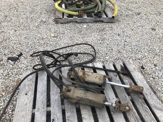 John Deere Remote cylinders (2)