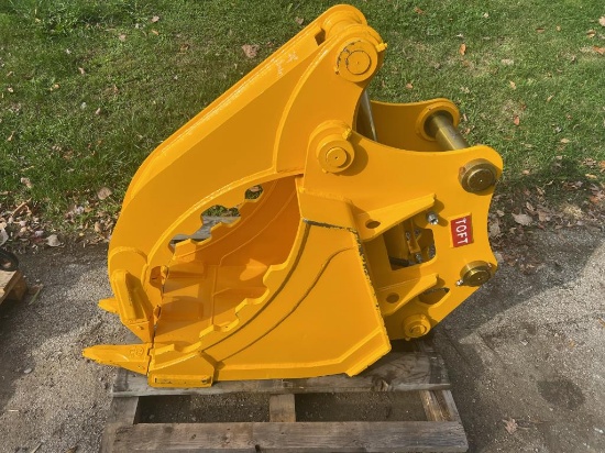 TOFT 24" Bucket w/ Thumb Attachment - New+