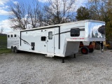 2016 Bison 8316 Living Quarters Horse Trailer, VUT
