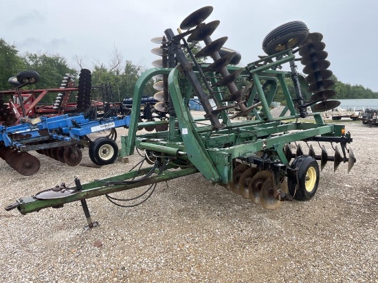 John Deere 230 Disc, 23' working width *