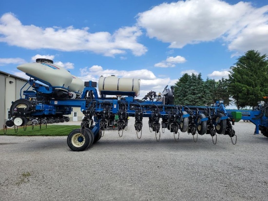2010 Kinze 3800 Planter *  Wilson Closeout 217-620-9660