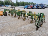 John Deere 825 Row 6-30 Cultivator *