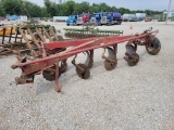 IH 710 Moldboard Plow *