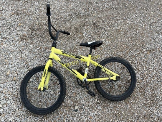 pair of bicycles: Kent Sparkels & Huffy Rock it