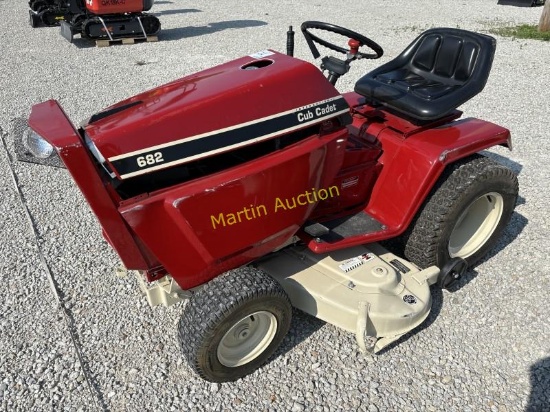 1983 Cub Cadet 682 Model-