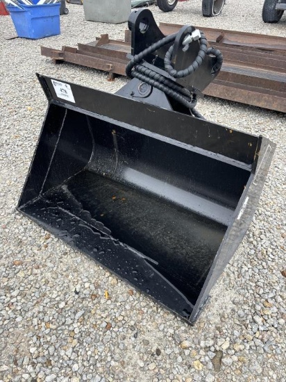 24 In Mini Excavator Bucket 2024+