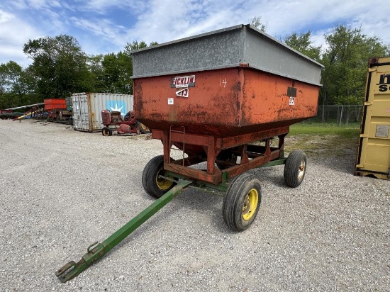 Ficklin 213 Gravity Wagon on JD gear* +