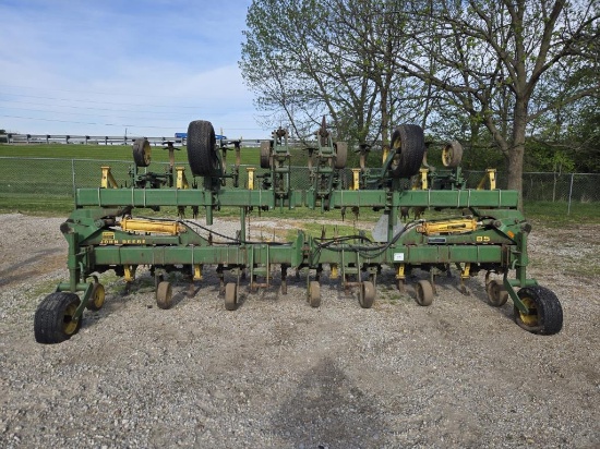 JD #185 12-30” Cultivator *