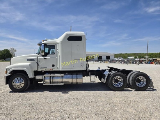 2015 Mack 600 Truck VUT