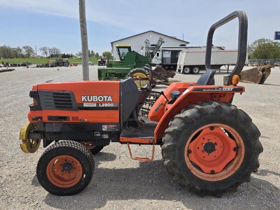 Kubota L2900 Utility Tractor