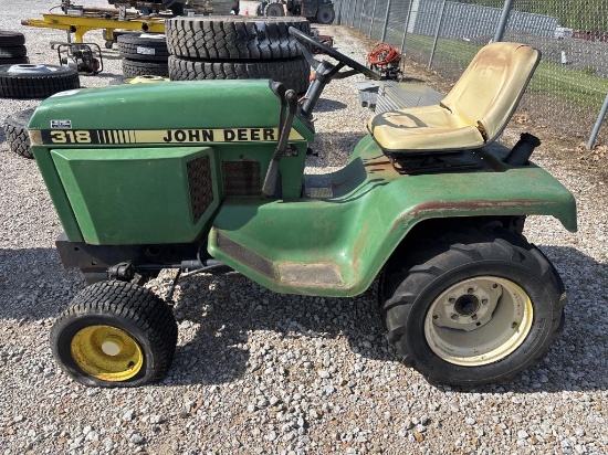 John Deere 318