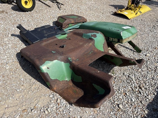 John Deere  Parts : Floor Pan