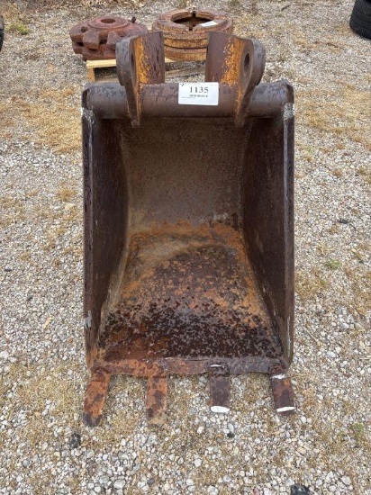 Case 24" Backhoe Bucket