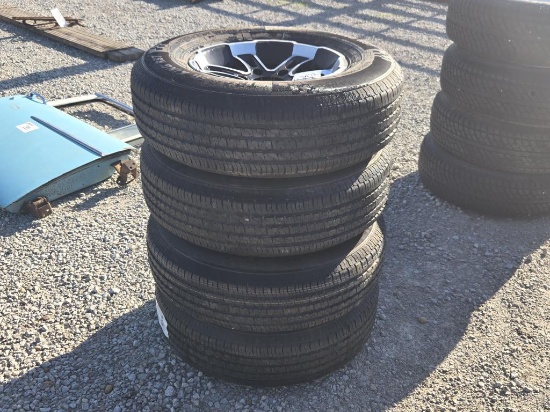 Tires: ST225/75/R15 (4)