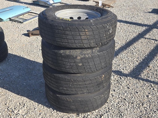 Tires: 225/75/15 (4)
