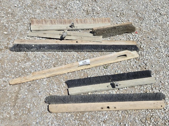 Concrete Finishing Broom  w/ Steel Trowel and