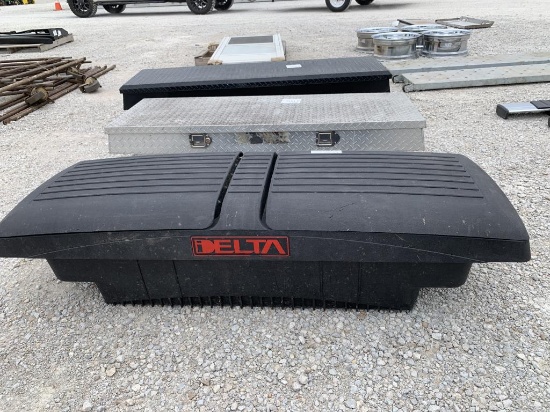 Truck tool box