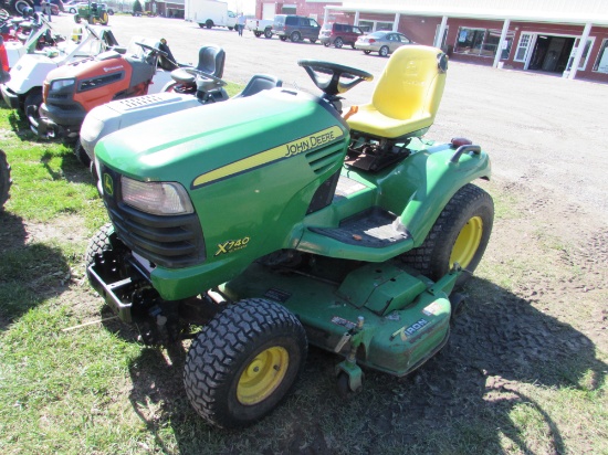 John Deere X740 Hours: 1,262