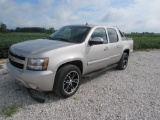 2007 Chevy Avalanche Miles: 100,983