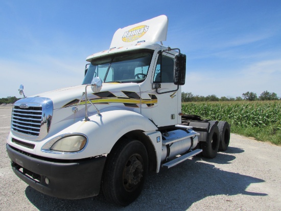 2004 Freightliner Columbia Day Cab Miles: 535,674