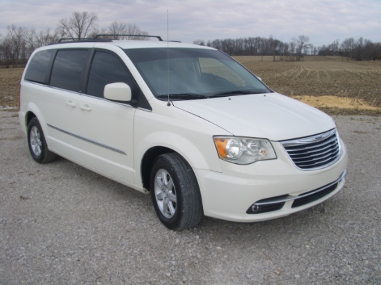 2013 Chrysler Town & Country Miles: 118,283
