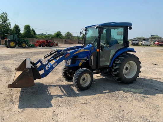 New Holland 3045 Compact Tractor Hours Show: 1,716