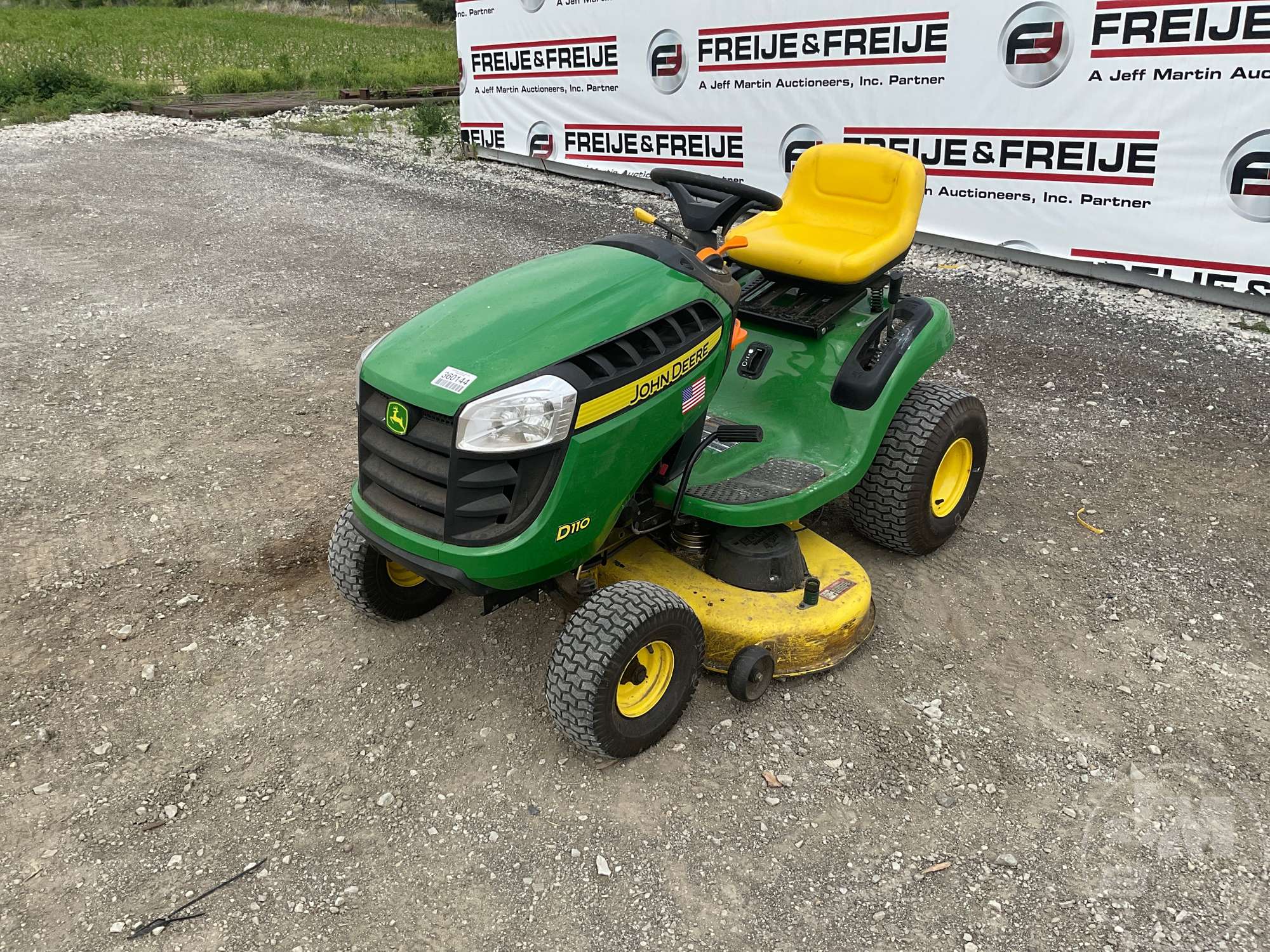 JOHN DEERE D110 RIDING MOWER Proxibid