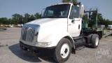 2006 INTERNATIONAL 8600  SINGLE AXLE DAY CAB TRUCK TRACTOR VIN: 1HSHWAHN76J285040