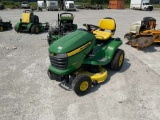 JOHN DEERE X304 RIDING MOWER SN: MOX304A011081