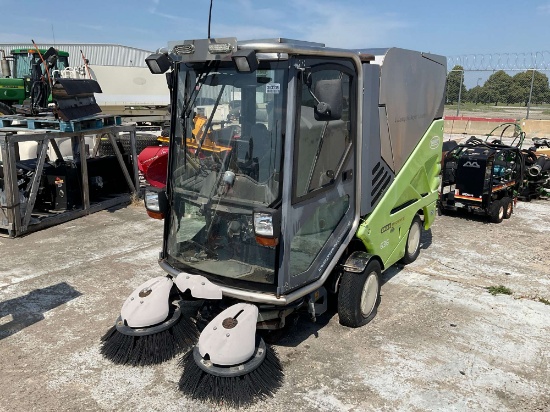 TENNANT GREEN MACHINES 636HS SWEEPER
