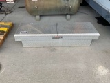 ALUMINUM DIAMOND PLATE TOOLBOX
