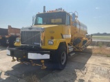 1992 WHITE ACM SPRAYER SN: 4V2RCBMD1NU511558