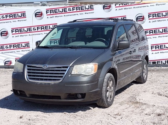 2010 CHRYSLER TOWN AND COUNTRY VIN: 2A4RR5D18AR357893 FWD