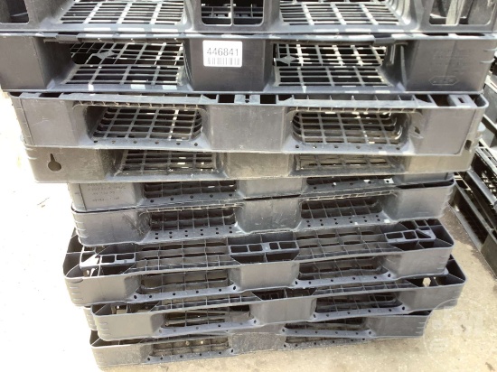 PLASTIC PALLETS, QTY OF 60