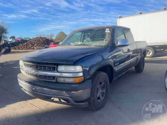 2001 CHEVROLET 1500 SILVERADO LS DOUBLE CAB 4X4 PICKUP VIN: 2GCEK19V511288494