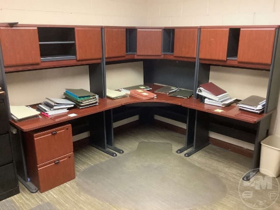 CORNER OFFICE DESK WITH 3 CHAIR MATS, 4 METAL FILE