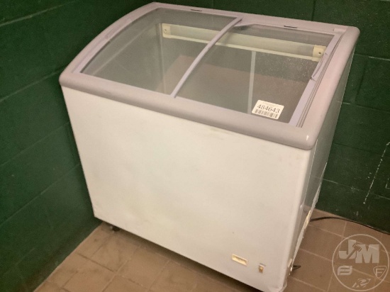 DISPLAY FREEZER