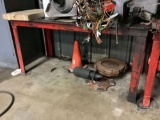 6 FT STEEL WORK BENCH WITH VISE, NO CONTENTS